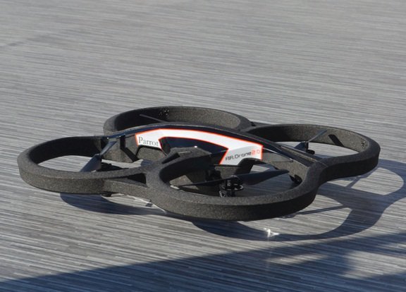 Uçan bir reklam pankartı görebilirsiniz: Dronelarla reklam