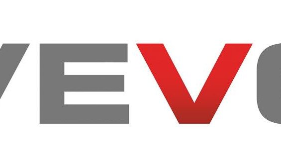 Google ve Facebook kılıçlarını Vevo için çekti