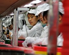 Robotlara emanet edilecek olan Foxconn’dan yakında hiç şikayet duymayacaksınız