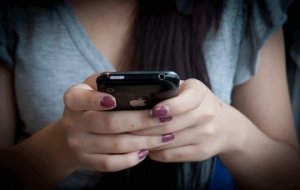 WhatsApp geçici bir süre için iPhone kullanıcılarına ücretsiz oldu