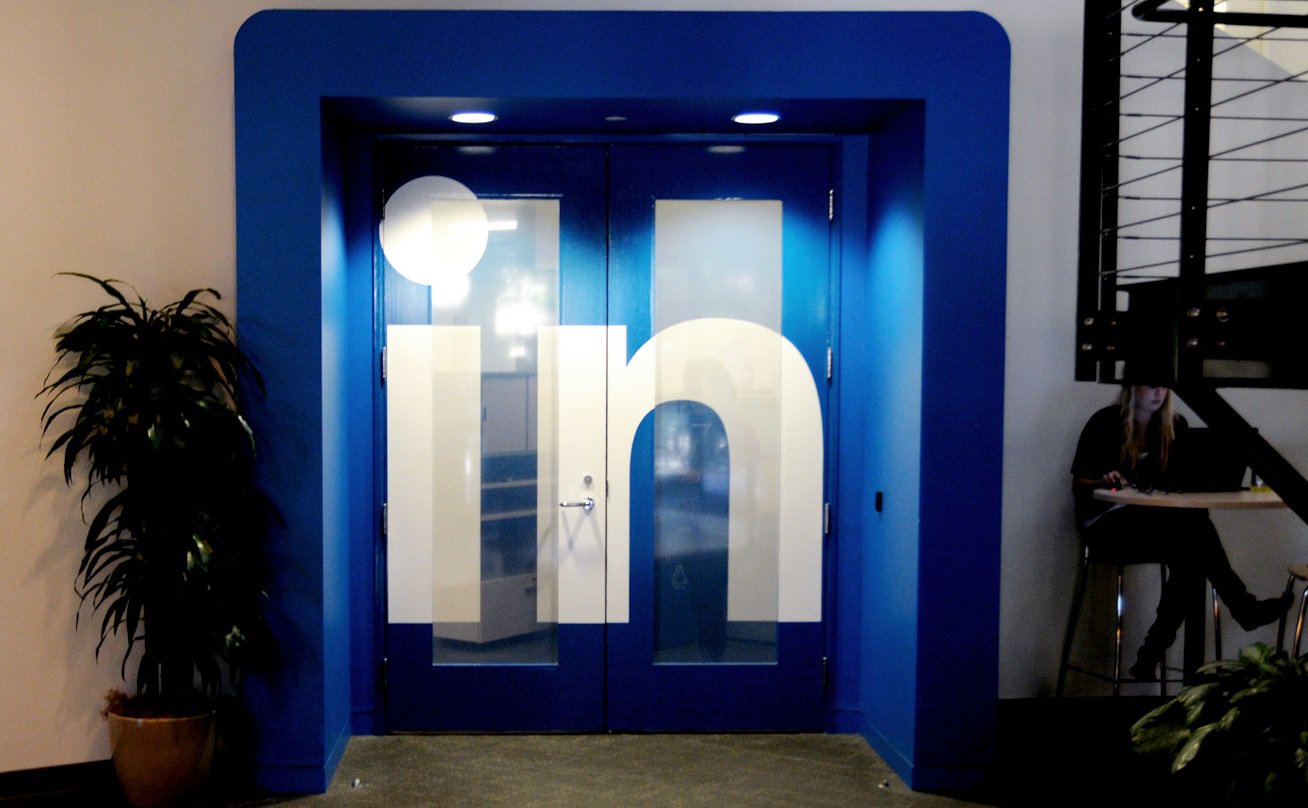 Gelirini ve kârını arttıran LinkedIn'in birinci çeyrekte büyümesi yavaşladı