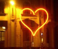 LinkedIn dünyanın en eski mesleğini sitesinden uzak tutmaya çalışıyor