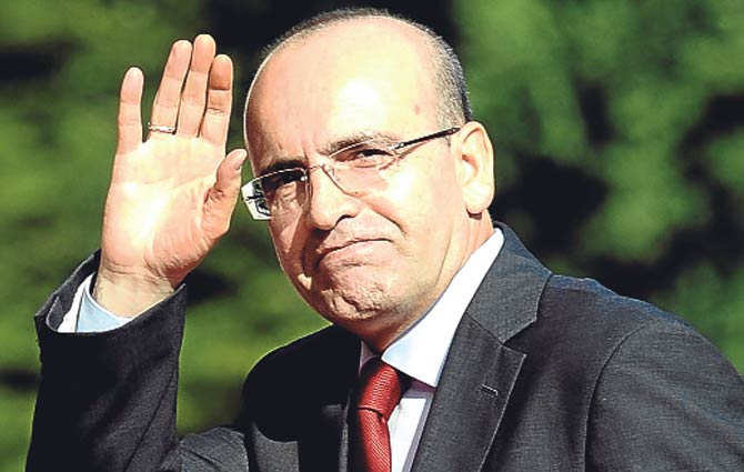 Maliye Bakanı Mehmet Şimşek, genç girişimcilere 3 yıl vergi muafiyeti sağlanacağını açıkladı