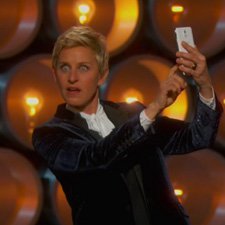 Oscar’a selfie’ler ve Twitter damga vurdu