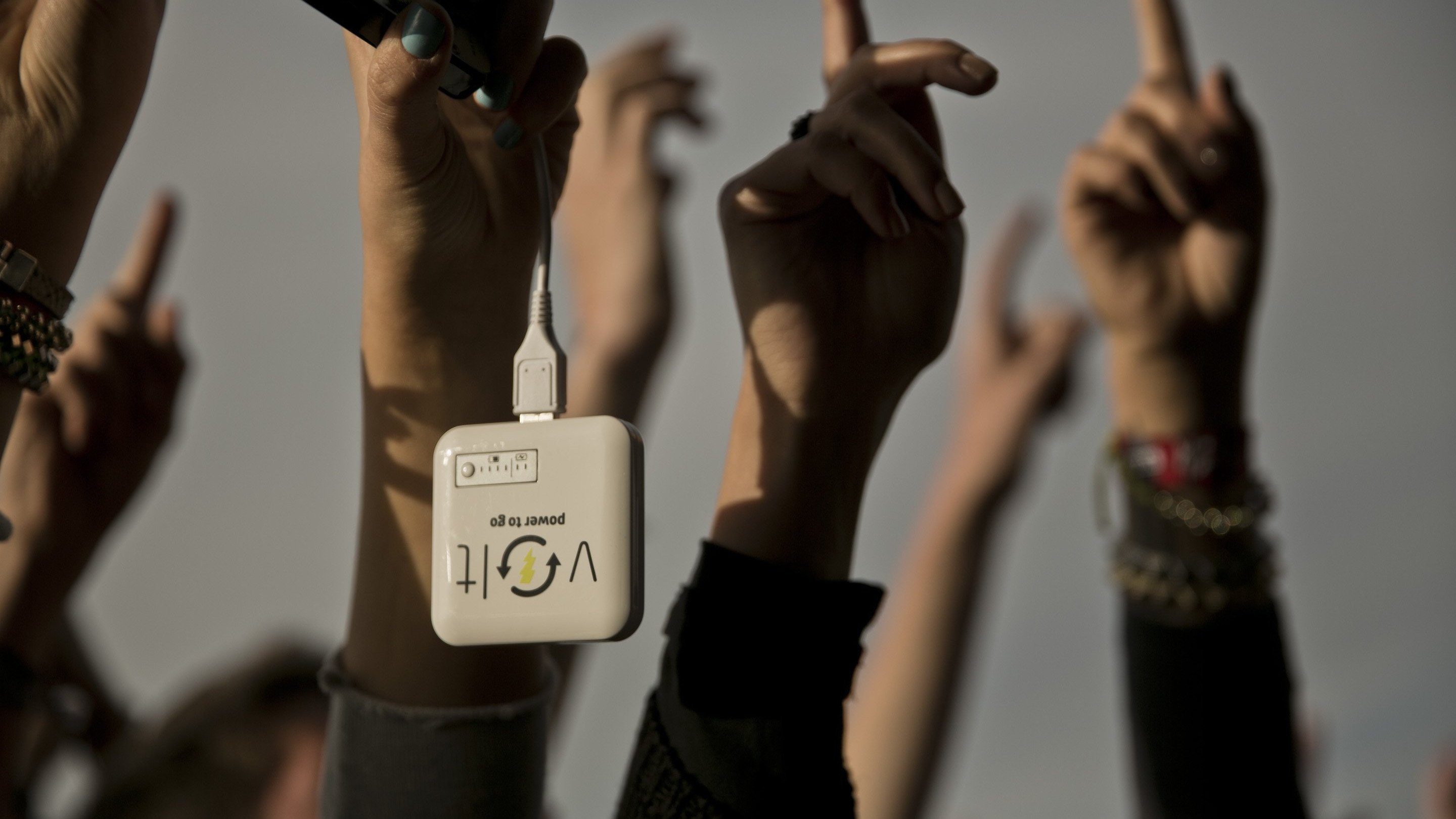 Festivalcilerin şarj cihazı problemini çözen girişim: Volt