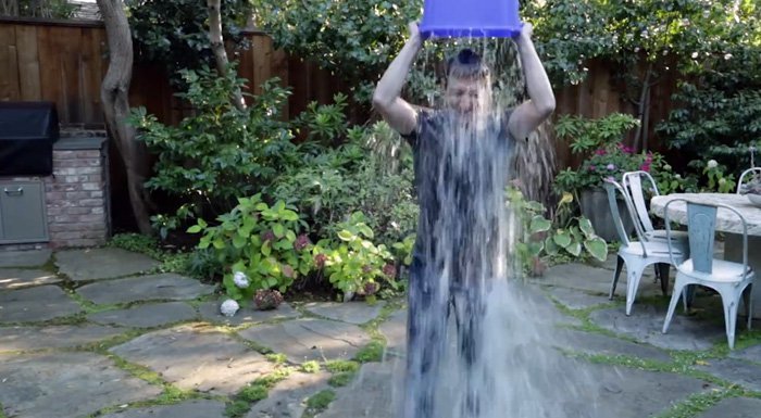 ALS hastalığına dikkat çeken sosyal sorumluluk projesi #IceBucketChallenge, önemli bir başarıya imza attı