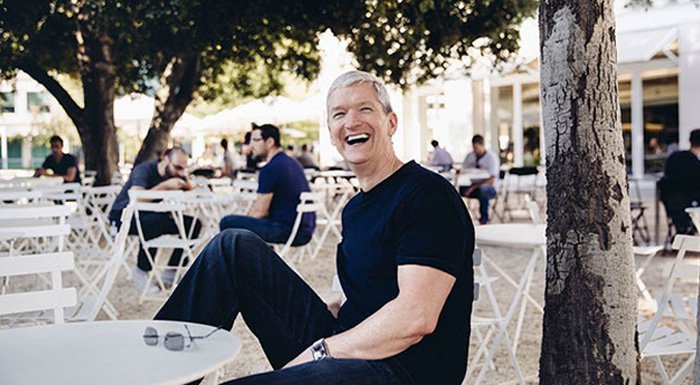 Tim Cook: Apple Watch, Nisan'da satışa sunulacak