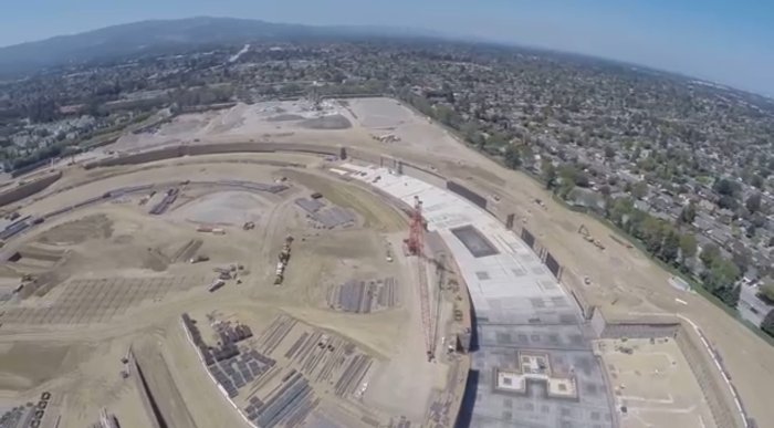 Apple'ın yeni kampüs projesi inşaatı havadan görüntülendi