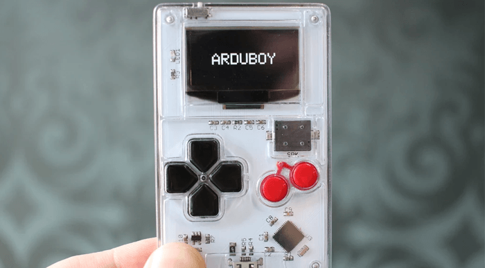 Kredi kartı boyutlarında oyun konsolu projesi: Arduboy