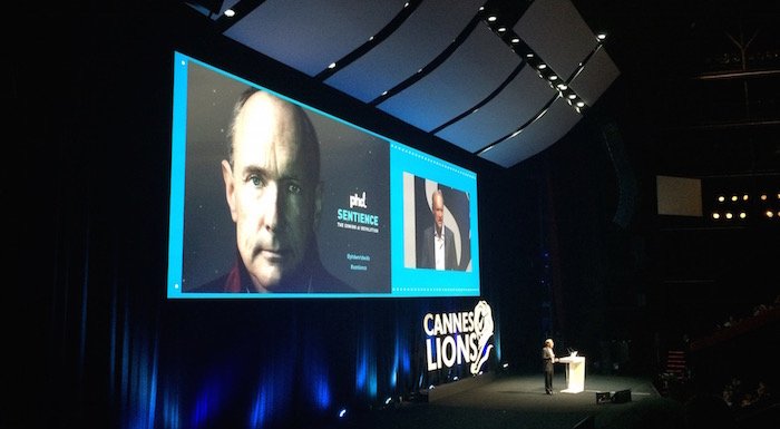 Web'in mucidi Sir Tim Berners Lee: Şirketleri yapay zeka yönetecek