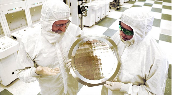 IBM dünyanın en ince, yoğun ve güçlü bilgisayar çipini üretti