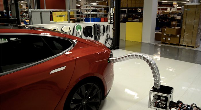 Tesla'nın yeni araç şarj ünitesi prototipi 'mekanik yılan' ile tanışın [Video]