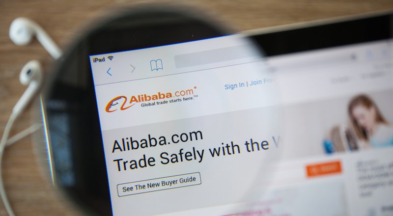 Alibaba, Apple'da sahte iPhone'lara karşı savaşan kişiyi işe aldı