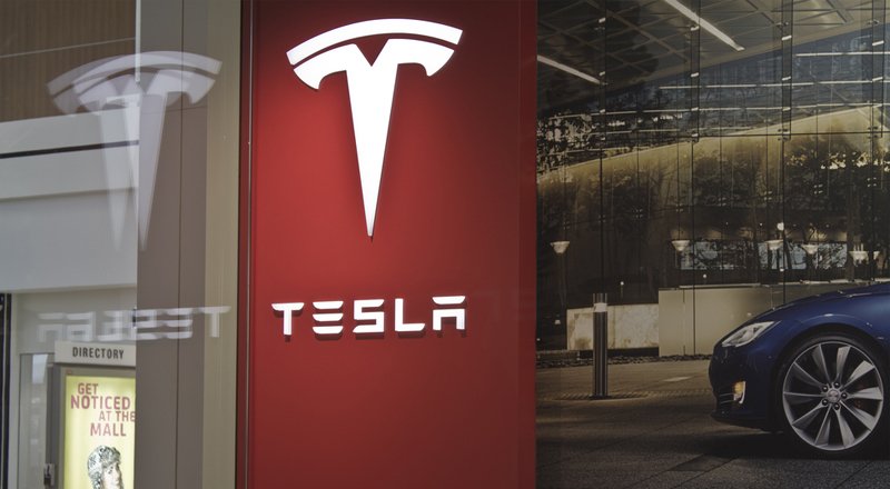 Elon Musk: Tam sürücüsüz otomobil üretmekten tahminen 2 yıl uzaktayız