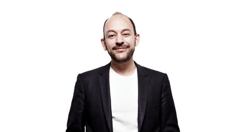 Sina Afra yeni girişimi ile sahalara dönüyor