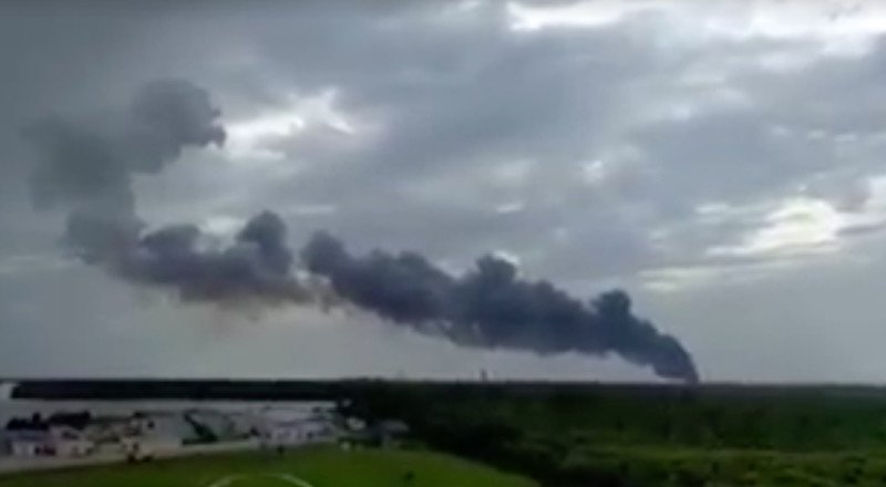 Facebook'un ilk internet uydusunu taşıyacak olan SpaceX roketinde patlama oldu