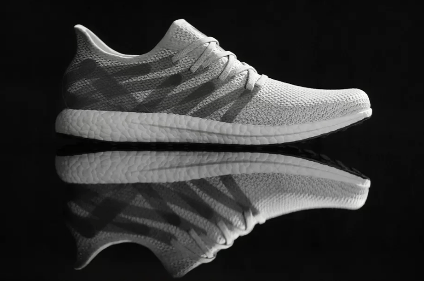 robotlar-tarafindan-u%cc%88retilen-ilk-ayakkabi