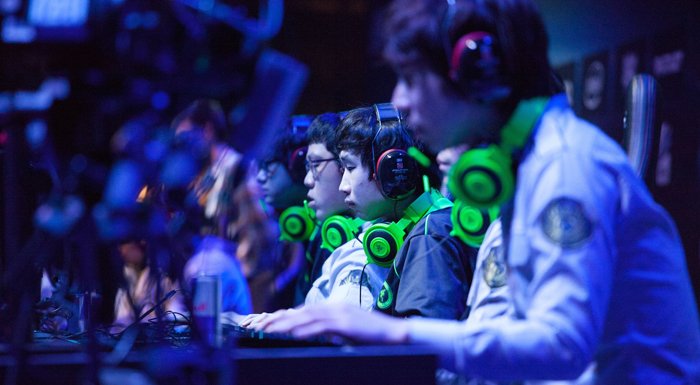 Facebook eSpor yayıncılığına göz kırpmaya devam ediyor