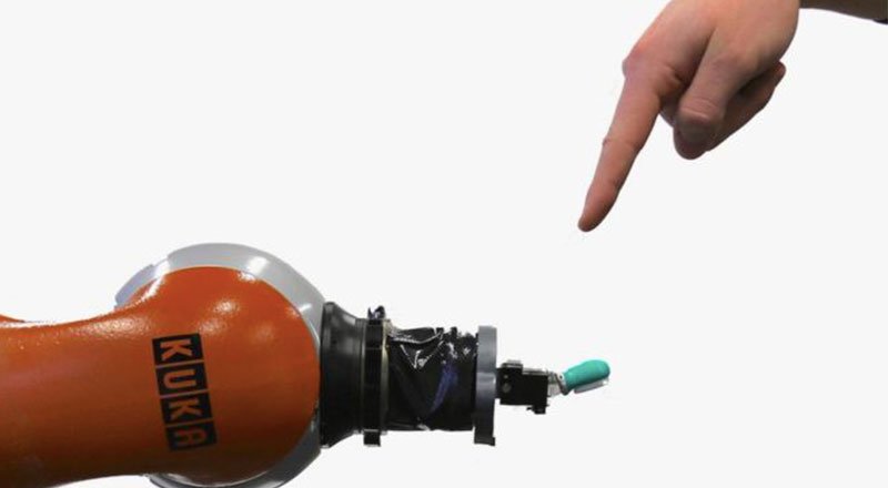 Robotlar acı hissetmeli mi?