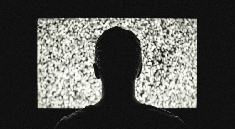 Apple, sinema filmlerini vizyondan inmeden iTunes'a çekebilir mi?