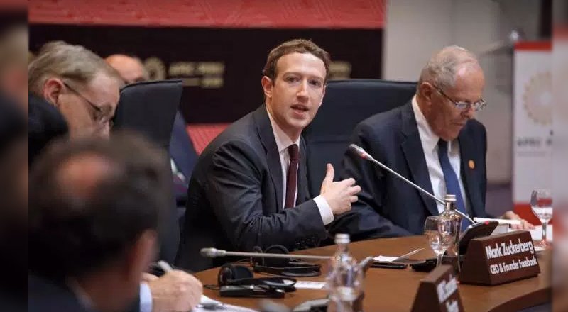 Zuckerberg, Facebook'un iş modelini değiştirmekten bahsetmek istemiyor