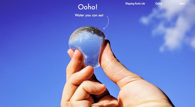 Plastik şişe atıklarının önüne geçmek için yeni yöntem: Yenilebilir su baloncuğu