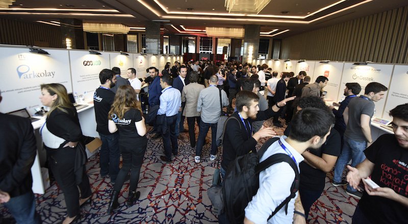 Webrazzi Summit'te müşteri ve yatırımcılara ulaşmak isteyen girişimlere özel paket: Startup Lounge