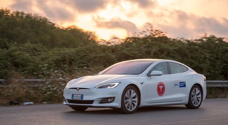 Tesla Model S'in menzil rekoru 1078 km ile kırıldı