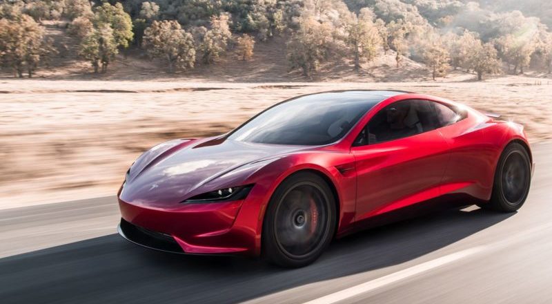 Tesla 0'dan 100'e 5 saniyede çıkabilen tırı Tesla Semi'yi ve sürpriz Tesla Roadster'ı tanıttı