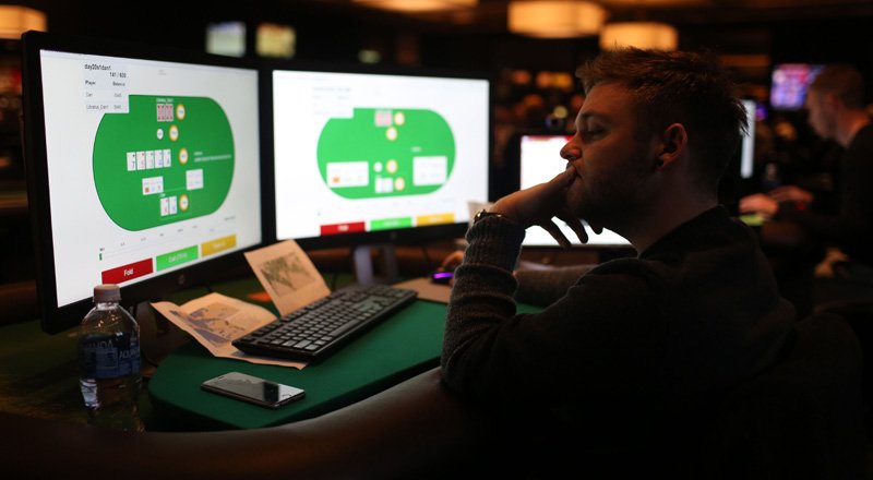 Yapay zeka yazılı Libratus'un, en iyi poker oyuncularını yenmesinin arkasındaki sır açıklandı