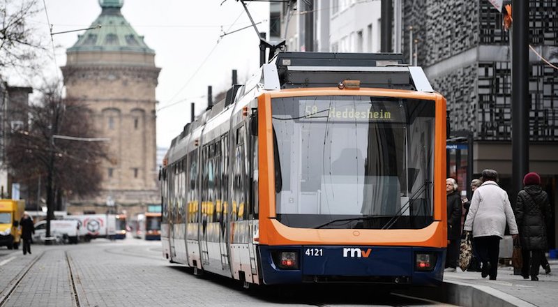 Almanya, hava kirliliğine karşı şehir içi toplu taşımayı ücretsiz yapıyor