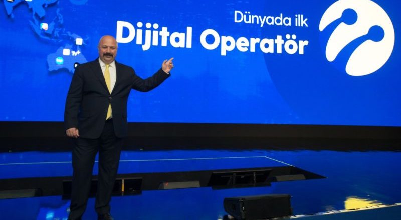 Turkcell Teknoloji Zirvesi'nde Kaan Terzioğlu yenilikleri paylaştı