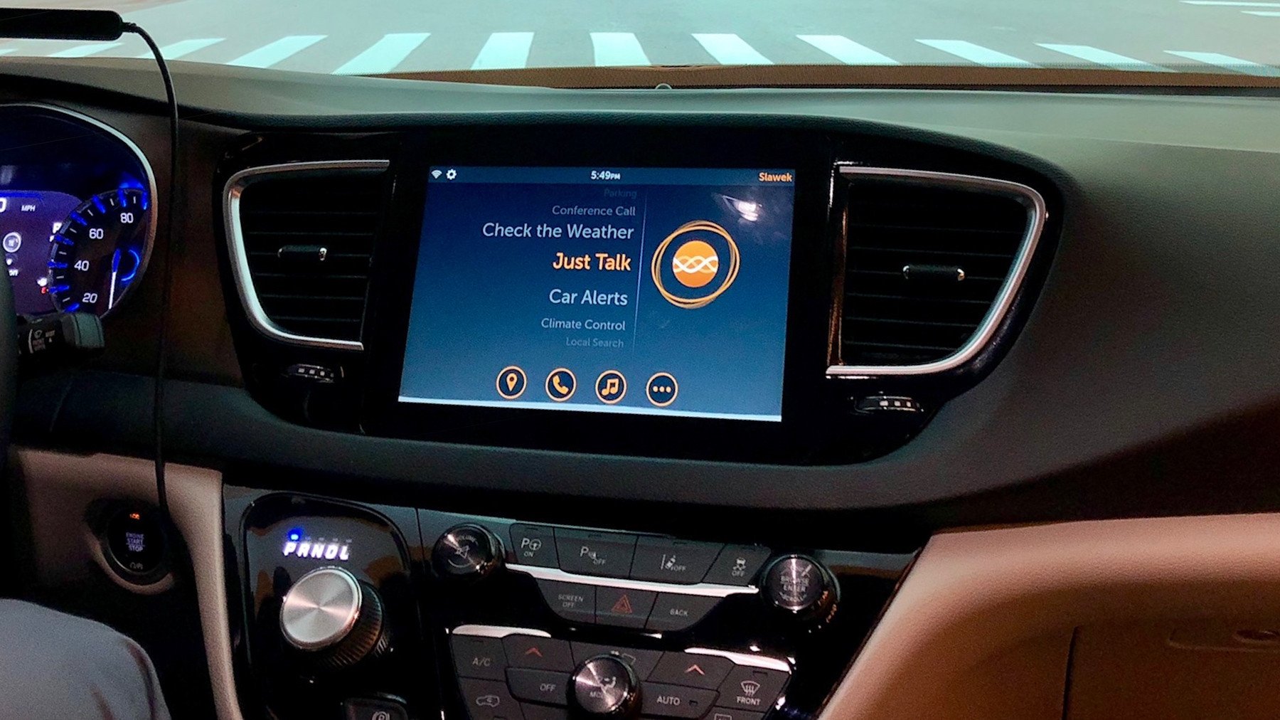 Araç içi sesli asistanlar yeteneklerini geliştiriyor