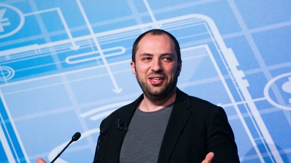 Facebook'tan ayrılacağını açıklayan Jan Koum ofise gitmeye devam ederek 450 milyon dolar alacak