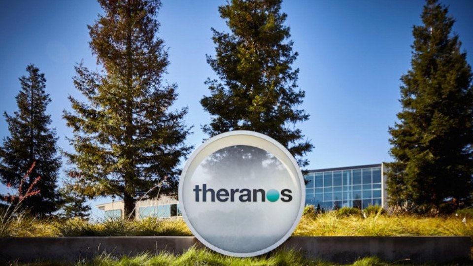 Bir zamanlar değerlemesi milyar dolarlarla ölçülen sağlık girişimi Theranos kapanıyor