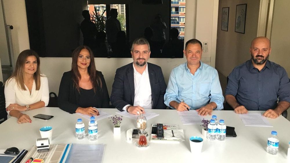 Hande Enes, Webrazzi'ye yaklaşık 100 milyon TL değerleme ile ortak oldu