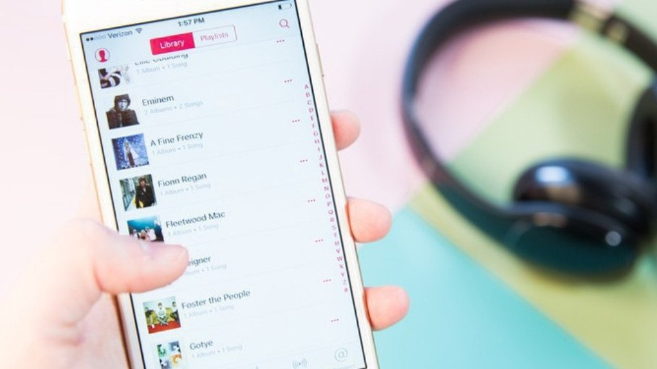 Apple Music, djital müzik analizi girişimi Asaii'nin kurucularını işe alıyor