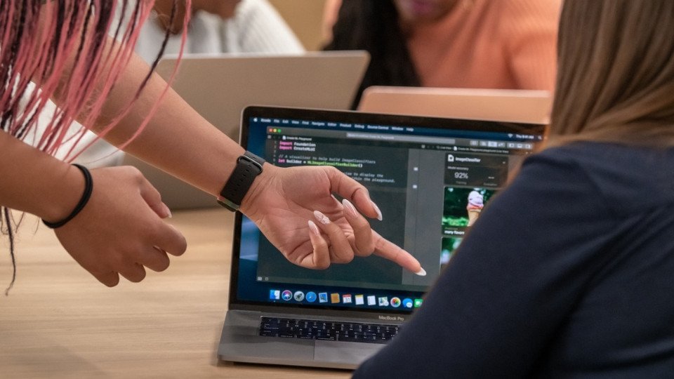 Apple'dan kadın girişimcilere ve geliştiricilere özel 