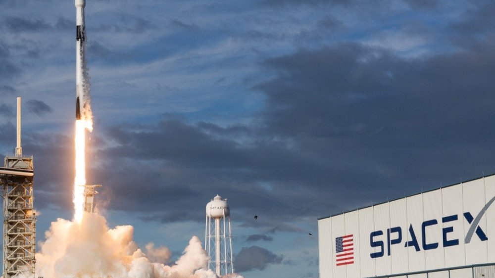 SpaceX 500 milyon dolar yatırım alarak 30,5 milyar dolar değerlemeye ulaştı