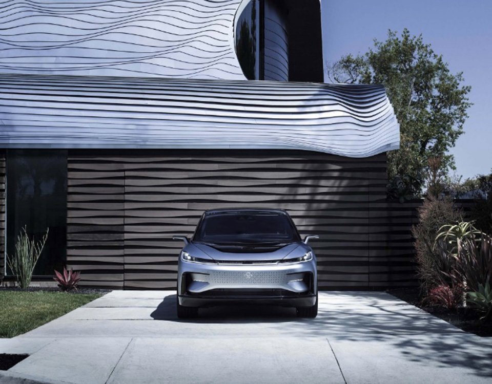 Fiat Chrysler elektrikli araç üretimi için Faraday Future ve Seres ile görüşüyor