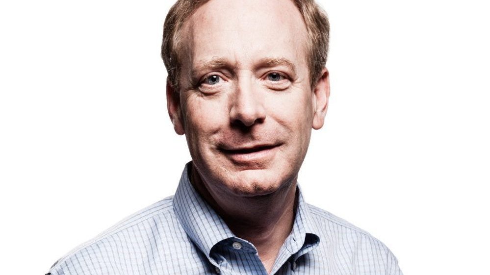 Microsoft üst düzey yöneticisi Brad Smith'ten 2019'da teknoloji dünyasını bekleyen problemler