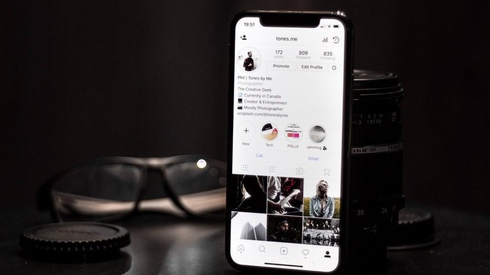 Instagram kendine zarar verme temalı içerikleri sansürleyecek