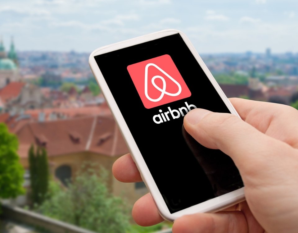 Airbnb, Hindistan merkezli girişim OYO'ya yatırım yaptı