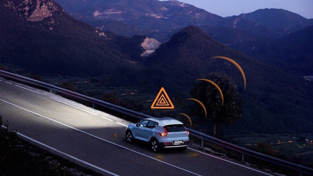 Volvo, araçları yakın zamanda yol durumu ile ilgili birbirlerini uyarabilecek