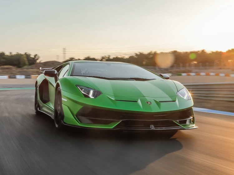 9-lamborghini-aventador-572