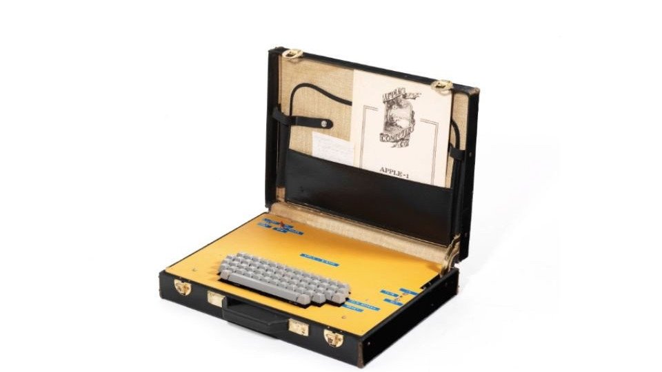 1976'dan kalma orijinal Apple 1, yaklaşık 500 bin dolara satıldı