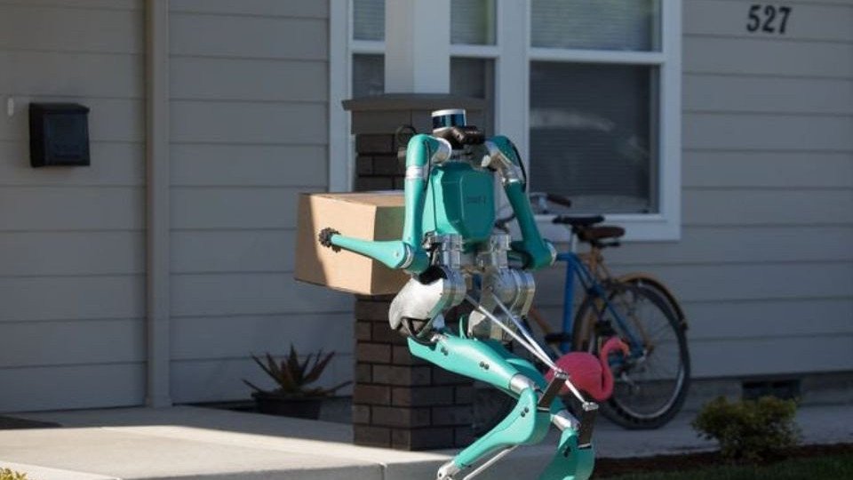Ford'un yeni teslimat robotu, paketleri kapı önüne kadar bırakıyor