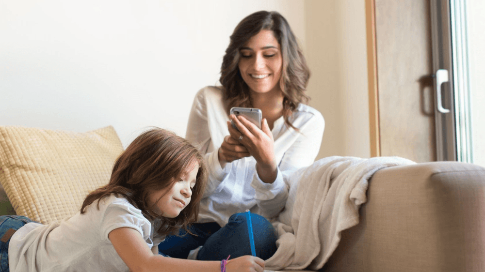 Her gün mobil oyun oynayan dijital anneler