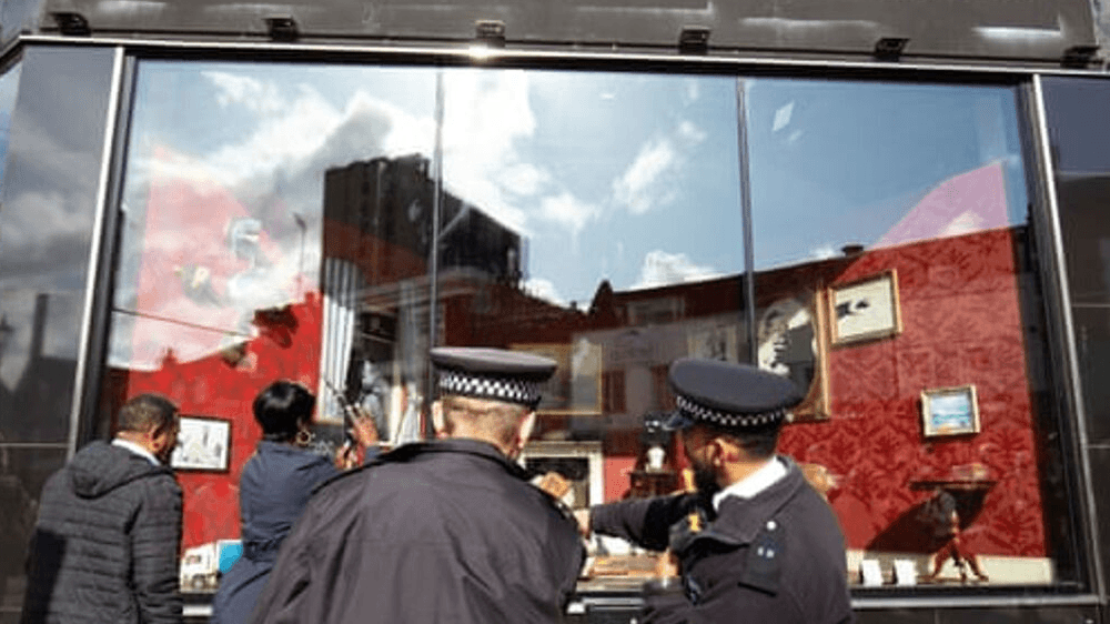 Londra'da mağaza açan Banksy, eserlerini internet üzerinden satışa çıkaracak