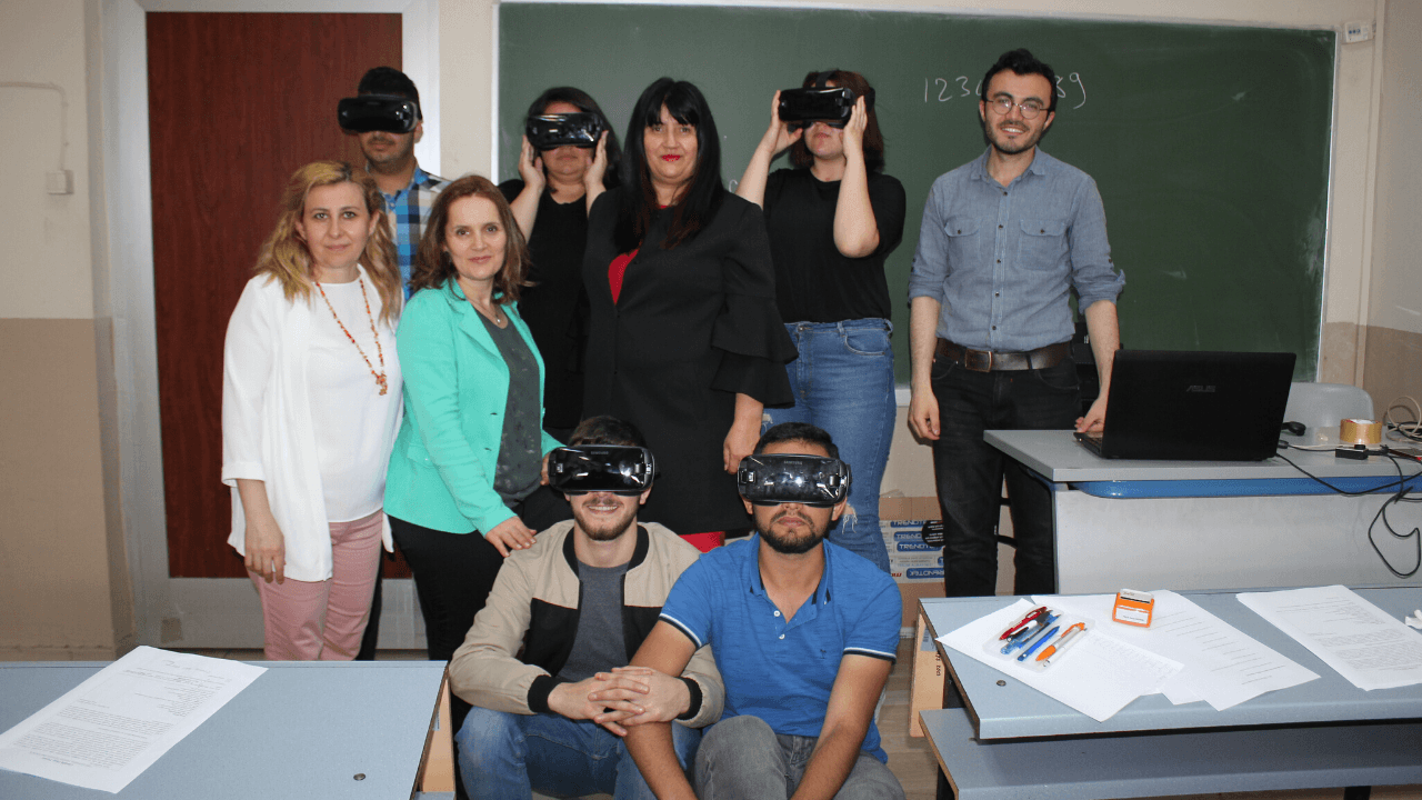 Radyoloji ile sanal gerçekliği buluşturan girişim: Radyoloji Eğitiminde Sanal Gerçeklik